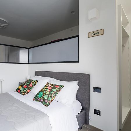 Archihouse Suites Неаполь Экстерьер фото
