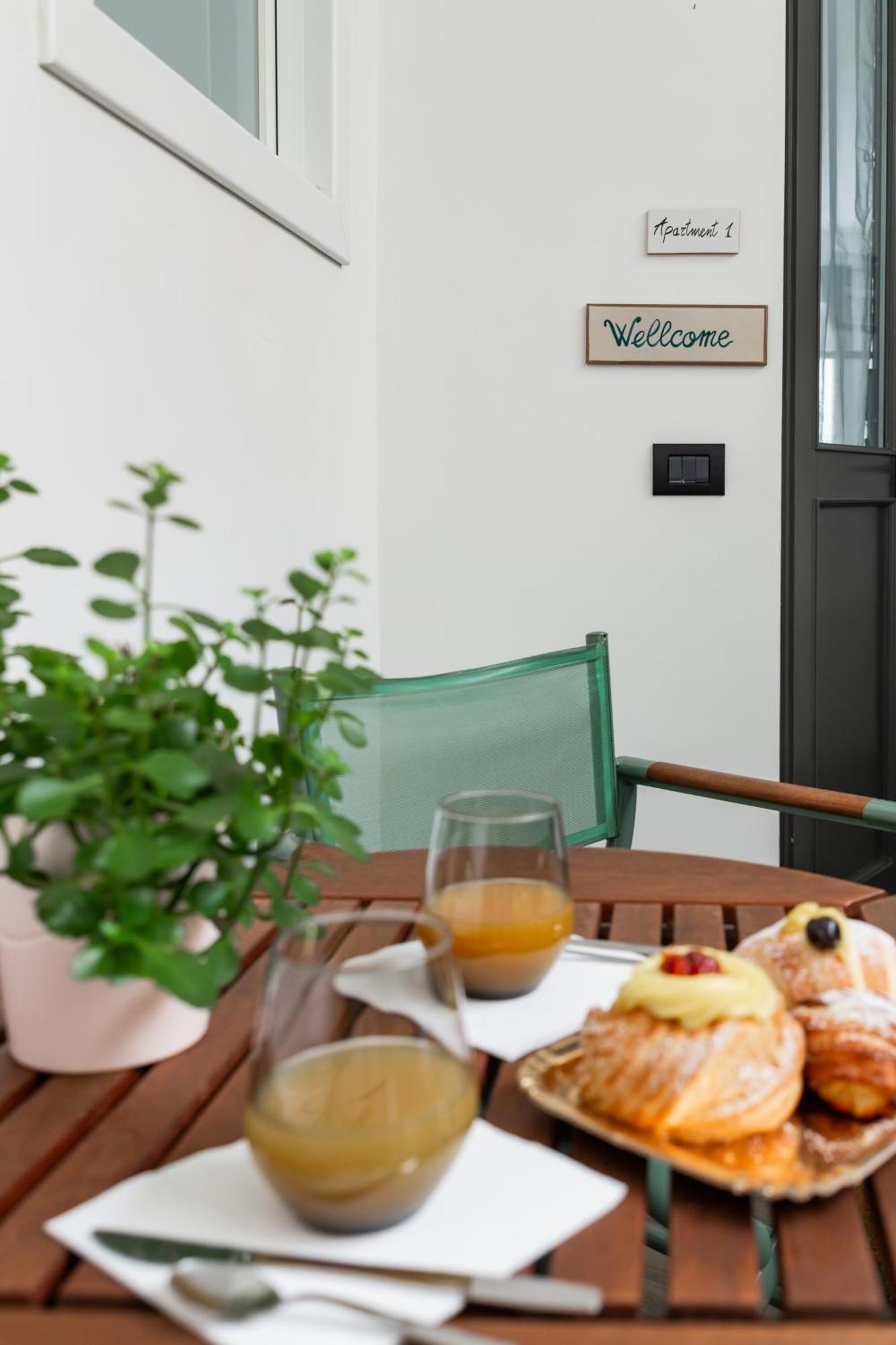 Archihouse Suites Неаполь Экстерьер фото
