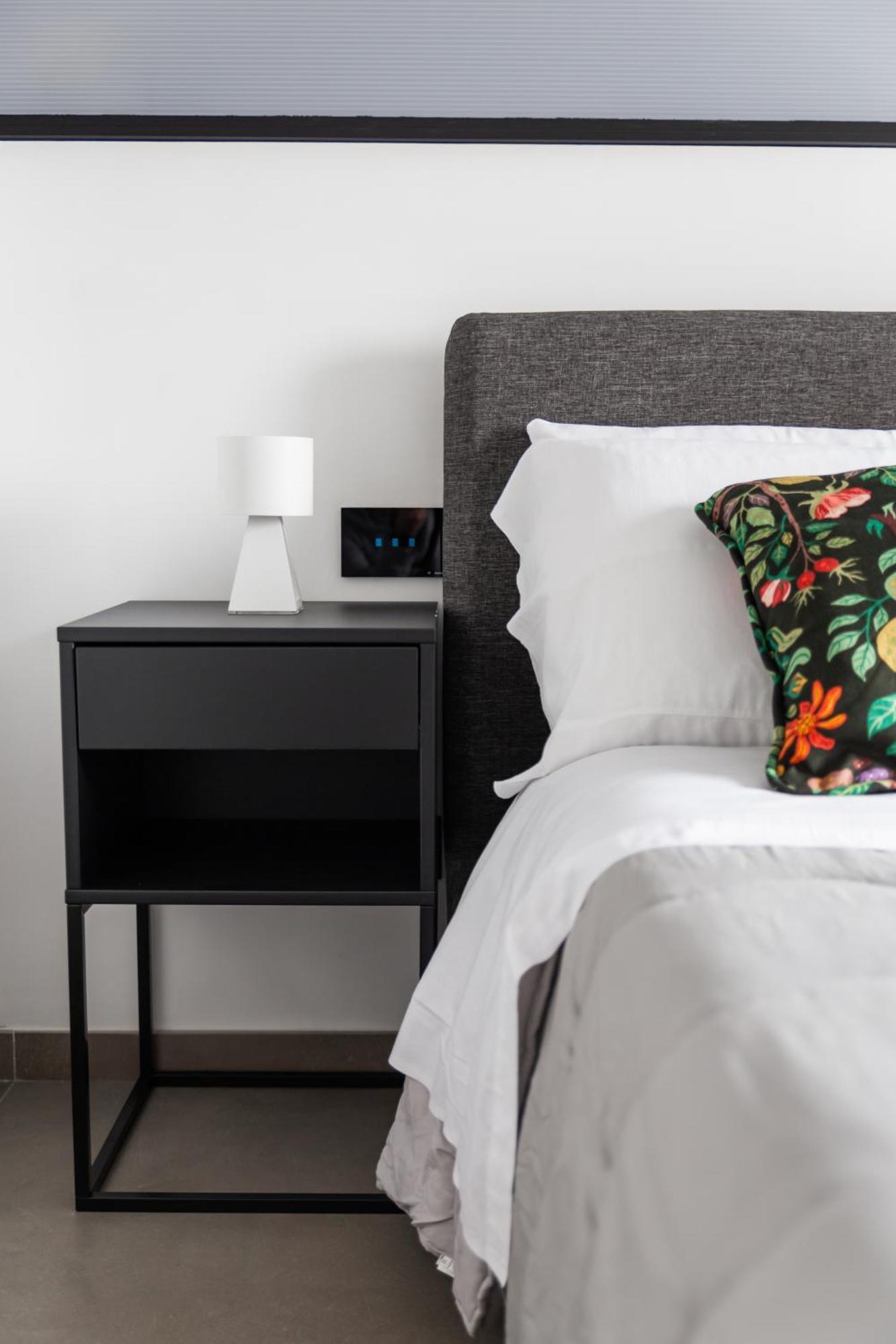 Archihouse Suites Неаполь Экстерьер фото