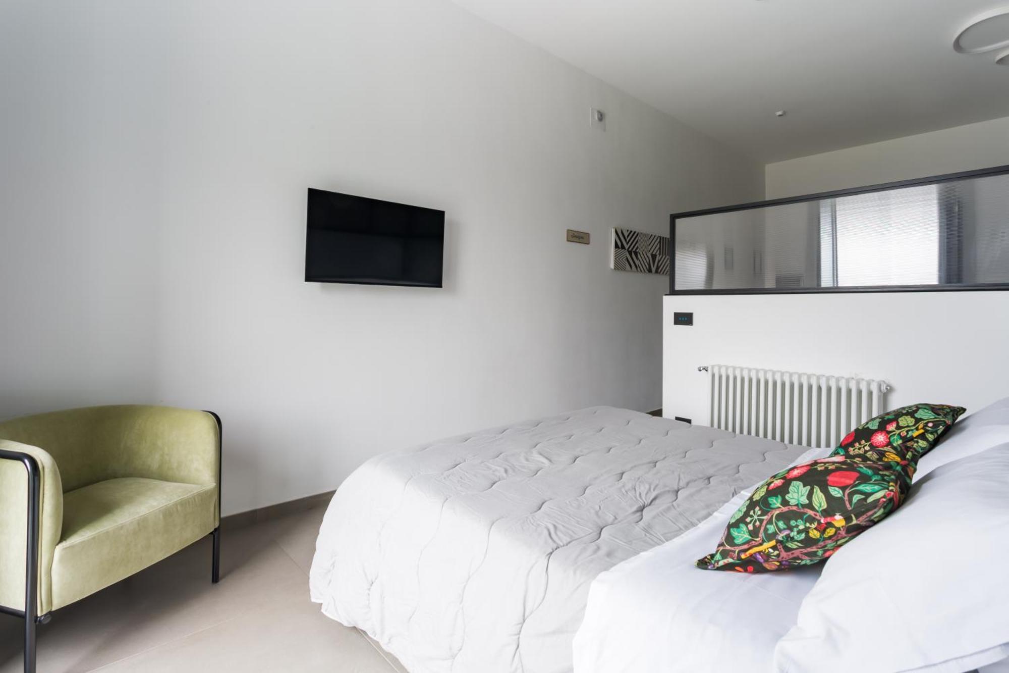 Archihouse Suites Неаполь Экстерьер фото