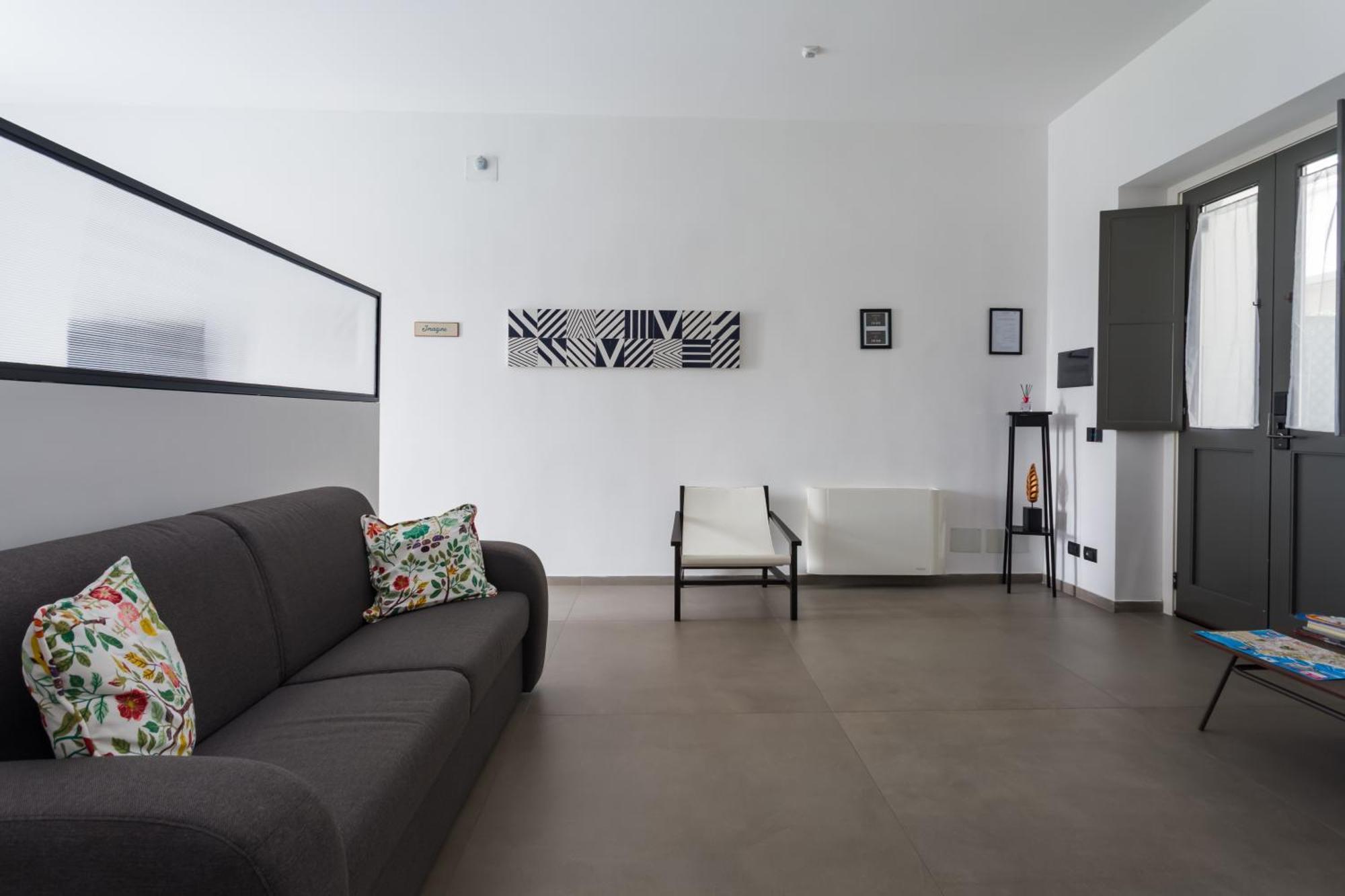 Archihouse Suites Неаполь Экстерьер фото