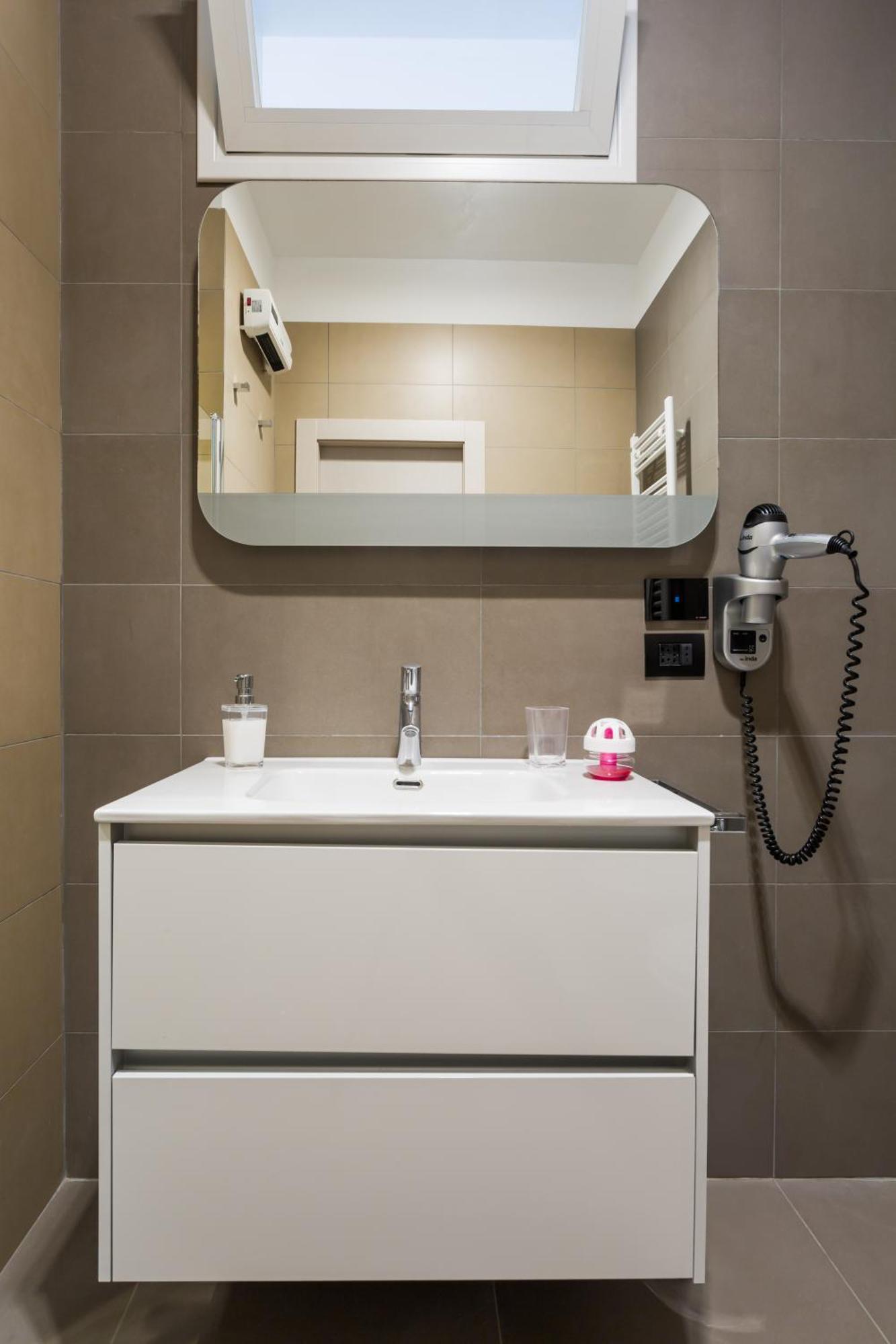 Archihouse Suites Неаполь Экстерьер фото