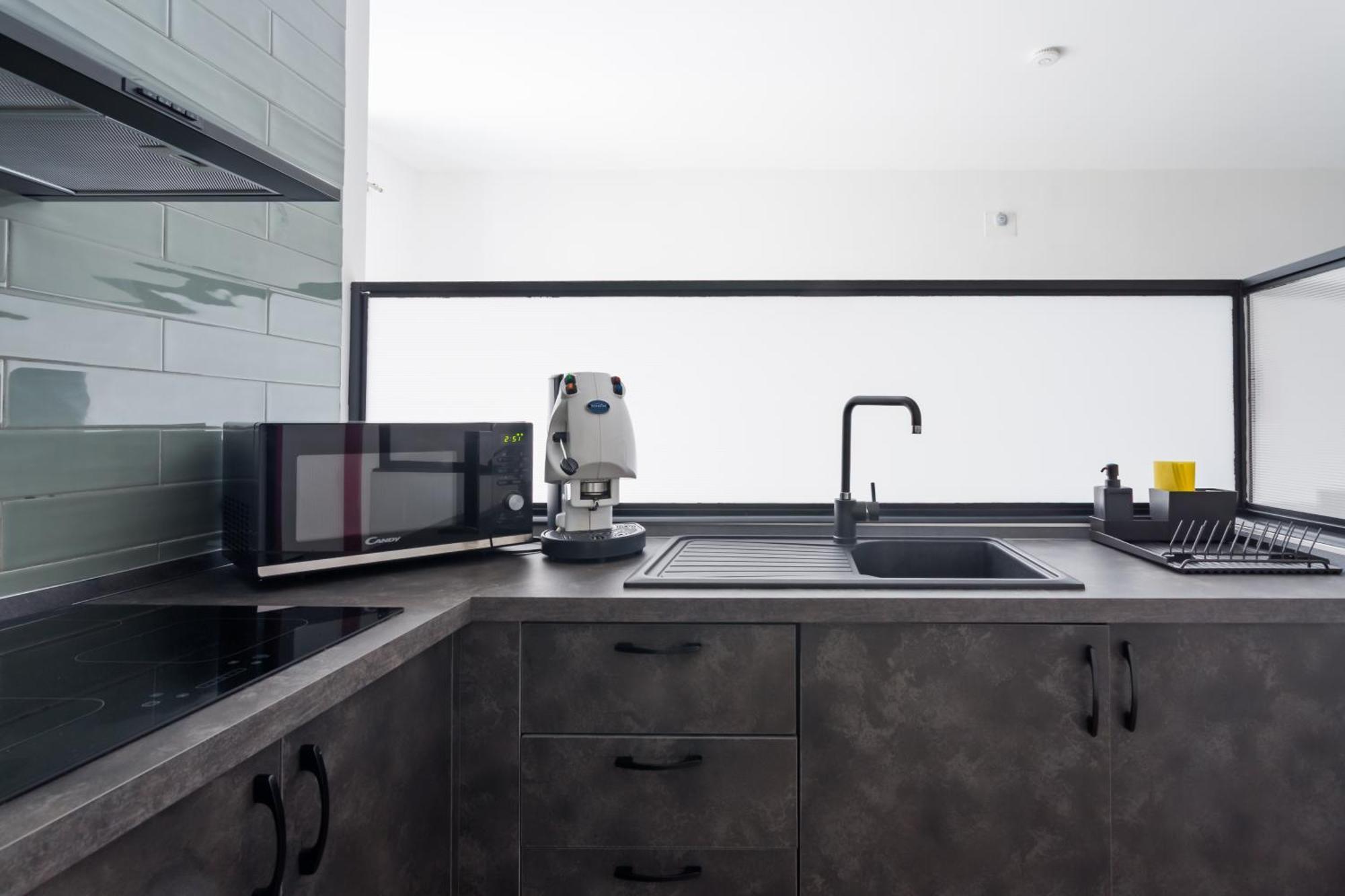 Archihouse Suites Неаполь Экстерьер фото